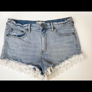 FREE PEOPLE Jean Shorts size 29